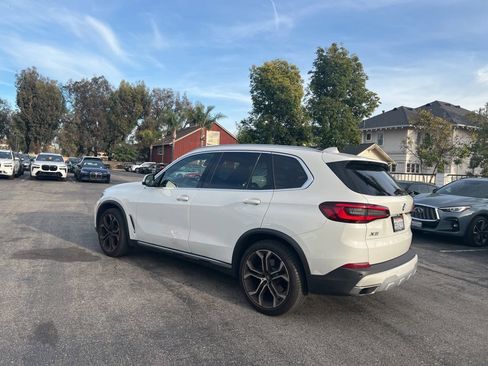 Used 2022 BMW X5 xDrive40i w/ Parking Assistance Package image 4