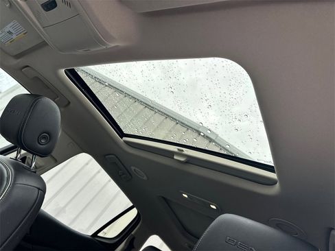 Used 2022 GMC Acadia Denali w/ Denali Ultimate Package image 34