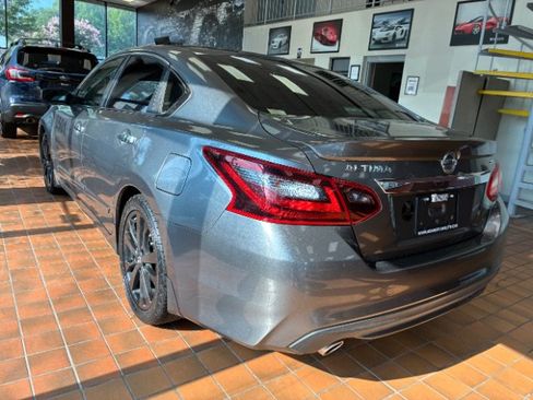 Used 2017 Nissan Altima 2.5 SR FWD image 7