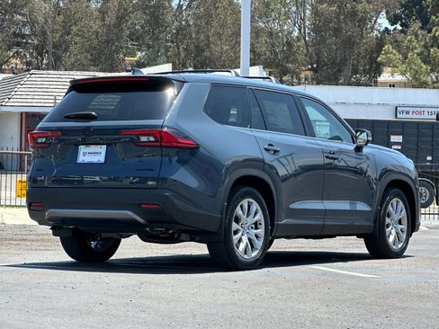 New 2026 Toyota Grand Highlander AWD image 5