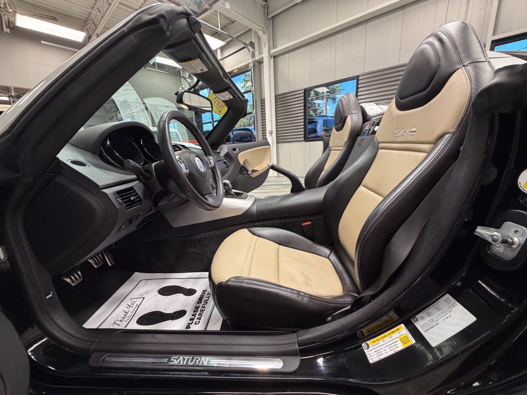 Used 2008 Saturn Sky Red Line RWD image 46