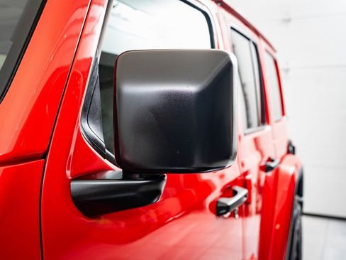 Used 2020 Jeep Wrangler Unlimited Sahara image 15