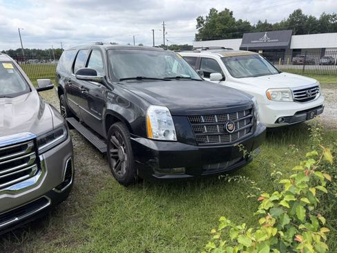 Used 2013 Cadillac Escalade ESV Premium AWD/4WD image 3