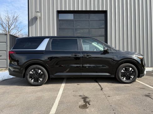 Used 2026 Kia Carnival LXS image 4