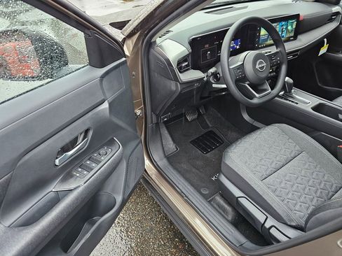 New 2026 Nissan Kicks SV w/ SV Premium Package image 9