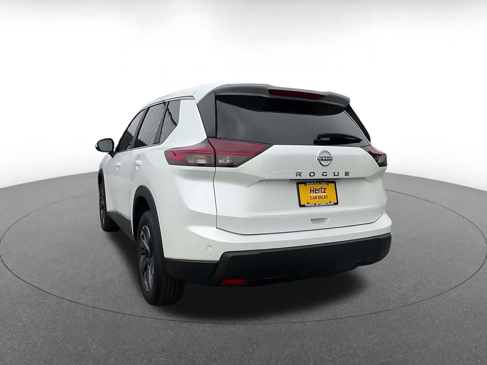 Used 2025 Nissan Rogue SV FWD image 10