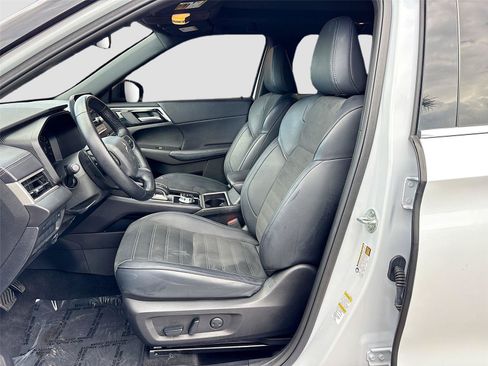 Used 2024 Mitsubishi Outlander SE AWD/4WD image 21