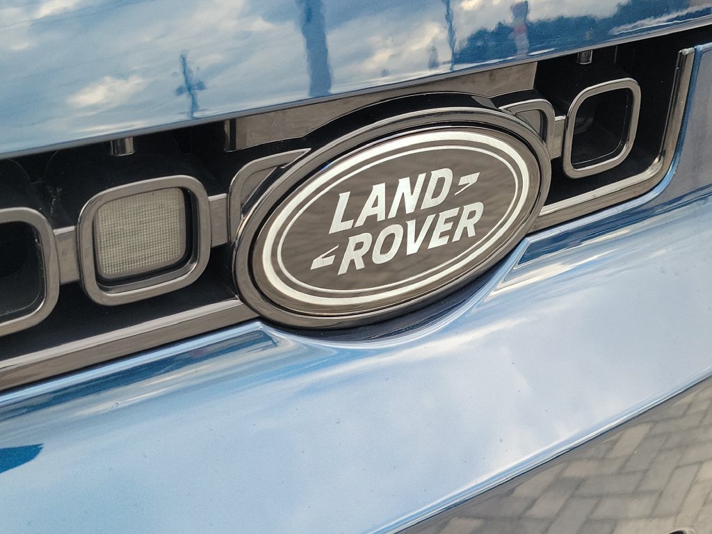 Used 2026 Land Rover Defender 110 OCTA AWD/4WD image 10