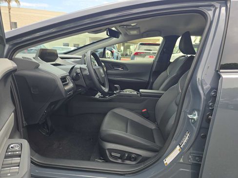 Certified 2026 Toyota Prius XLE FWD image 22