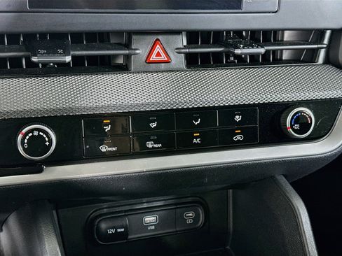 Used 2025 Kia Sportage LX FWD image 23