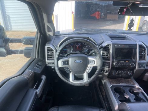 Used 2019 Ford F350 Lariat w/ Lariat Ultimate Package image 12