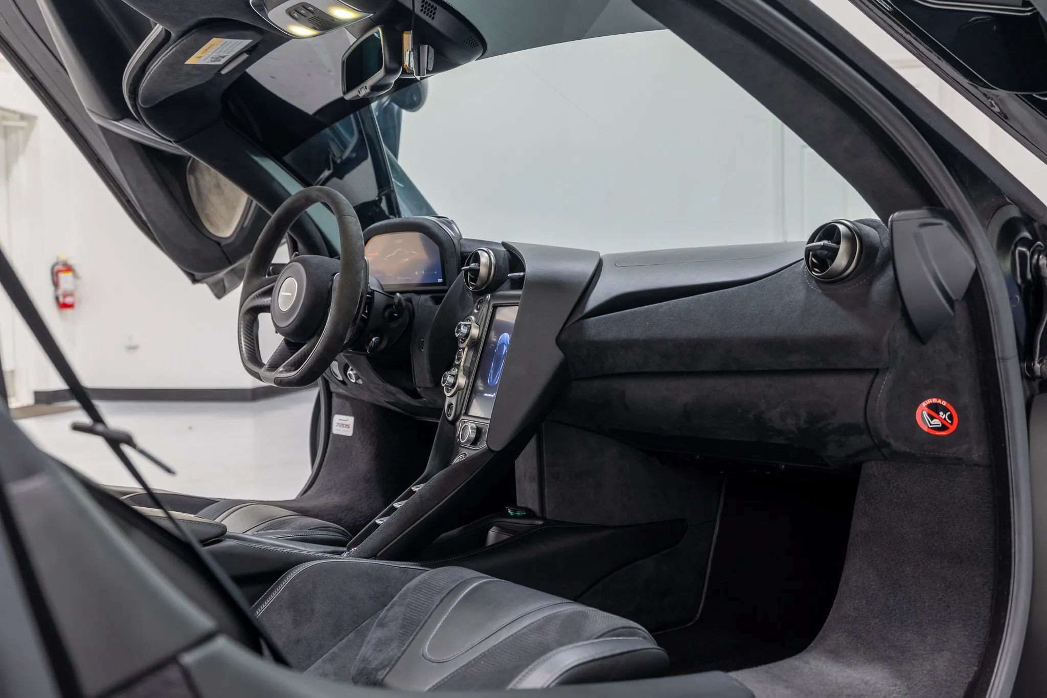 Used 2018 McLaren 720S Performance RWD image 38