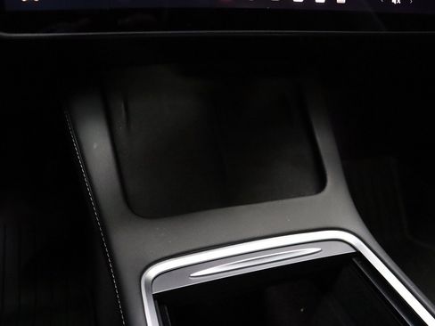 Used 2023 Tesla Model Y Long Range image 39