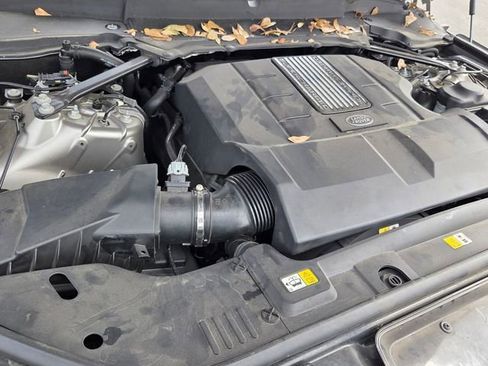 Used 2019 Land Rover Range Rover Sport Supercharged AWD/4WD image 23