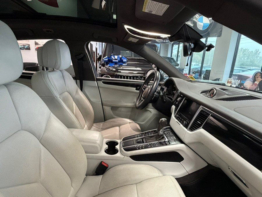 Used 2018 Porsche Macan S AWD/4WD image 35