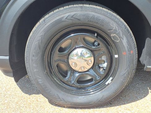 New 2025 Ford Explorer image 17