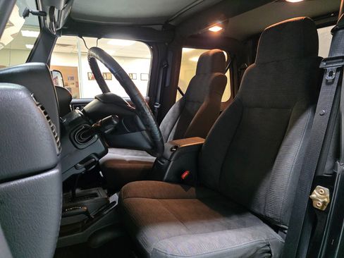 Used 2005 Jeep Wrangler Sport w/ 30" Tire & Wheel Group image 15