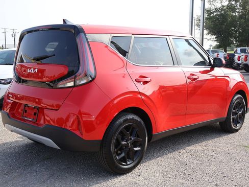 Used 2024 Kia Soul S FWD image 6