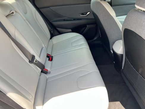 Used 2022 Hyundai Elantra Limited w/ Cargo Package FWD image 10