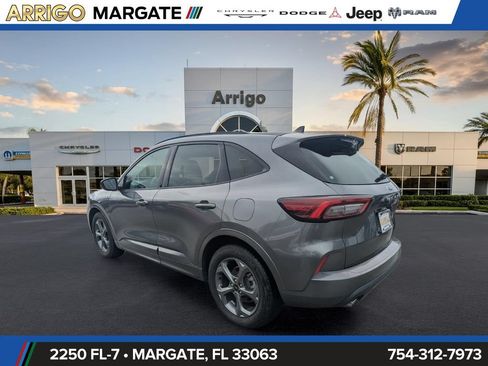 Used 2023 Ford Escape ST-Line FWD image 5