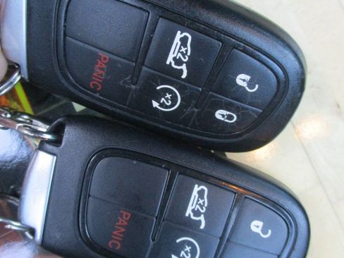 Used 2014 Jeep Cherokee Trailhawk w/ Technology Group AWD/4WD image 39