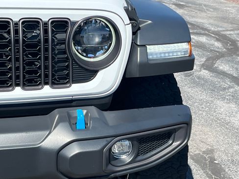 Used 2024 Jeep Wrangler Unlimited Rubicon 4xe w/ Technology Group AWD/4WD image 11
