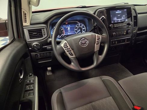 Used 2022 Nissan Titan SV RWD image 13
