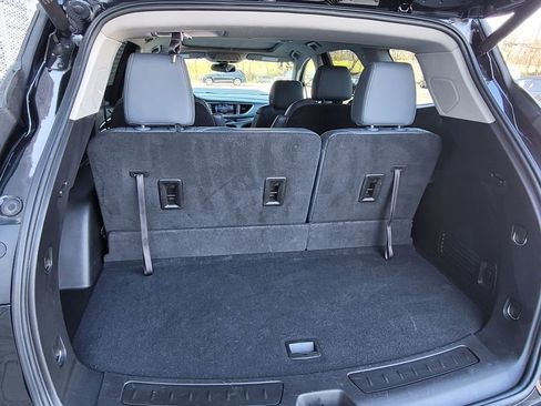 Used 2021 Buick Enclave Essence w/ Sound and Sites Package AWD/4WD image 8