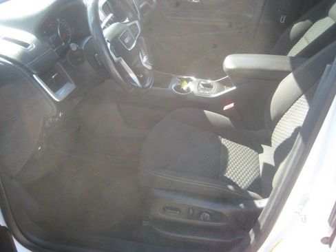 Used 2021 GMC Terrain SLE w/ Driver Convenience Package image 13