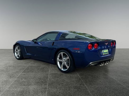 Used 2007 Chevrolet Corvette Coupe w/ Preferred Equipment Group RWD image 6