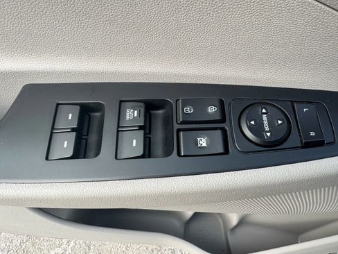 Used 2020 Hyundai Tucson SE image 10