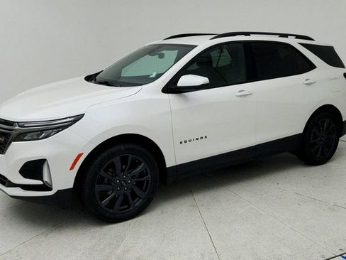 Certified 2023 Chevrolet Equinox RS w/ RS Leather Package FWD image 4