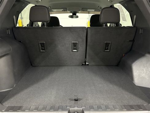 Used 2023 Chevrolet Equinox LS image 23