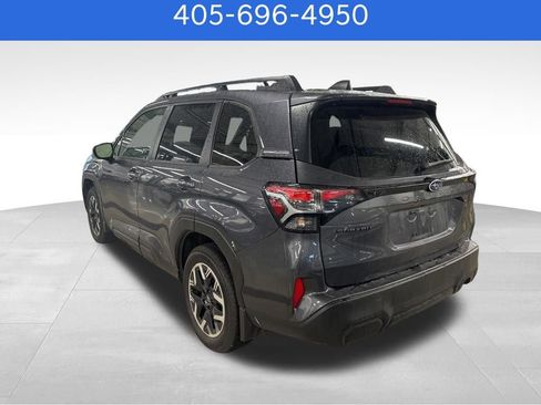 Used 2025 Subaru Forester Premium AWD/4WD image 4