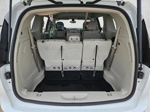 Used 2017 Chrysler Pacifica Touring-L Plus image 20