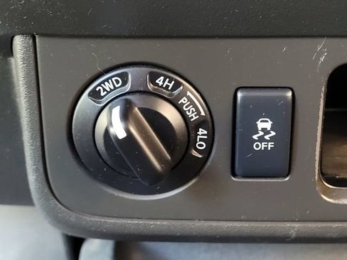Used 2012 Nissan Xterra S AWD/4WD image 13