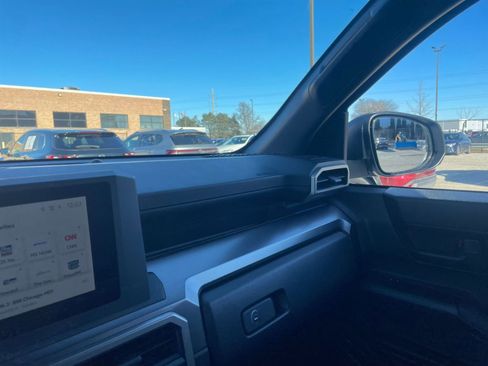 Used 2025 Toyota 4Runner TRD Off-Road image 35