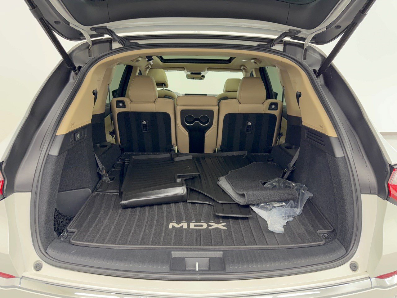 Used 2022 Acura MDX w/ Technology Package FWD image 28