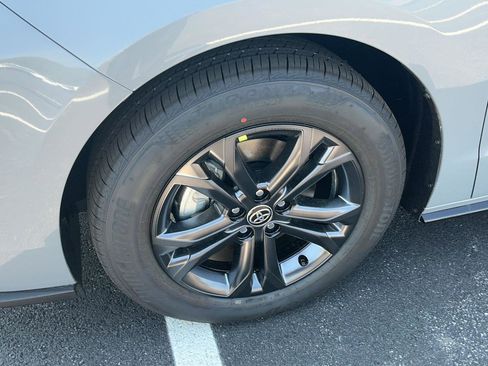 New 2026 Toyota Sienna XSE AWD/4WD image 11