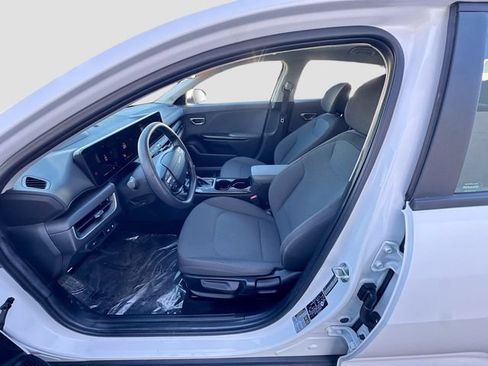Used 2025 Kia K4 FWD image 19