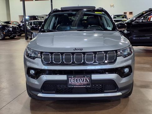 Used 2022 Jeep Compass Limited w/ Sun and Sound Group image 2