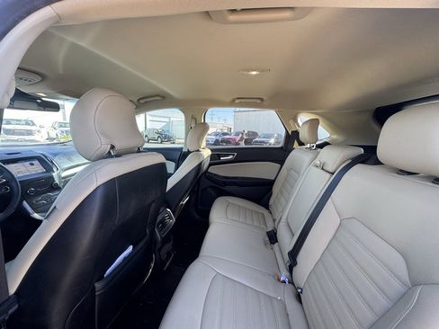 Used 2019 Ford Edge SEL w/ Equipment Group 201A image 2