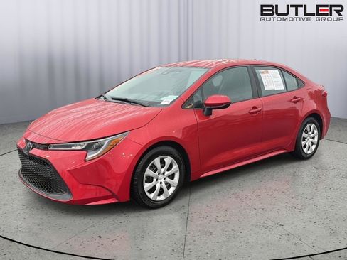 Used 2020 Toyota Corolla LE FWD image 1