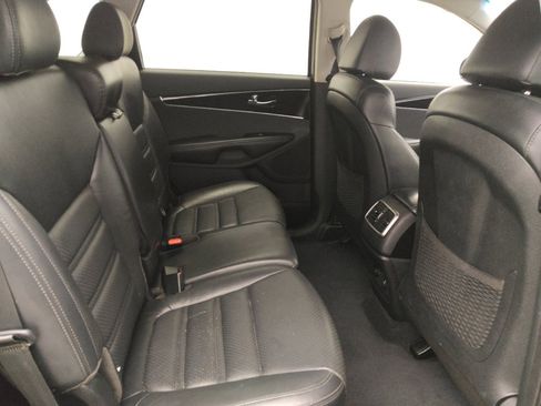 Used 2019 Kia Sorento EX FWD image 19