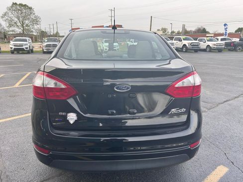 Used 2017 Ford Fiesta SE FWD image 4