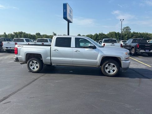 Used 2018 Chevrolet Silverado 1500 LT w/ All Star Edition AWD/4WD image 10