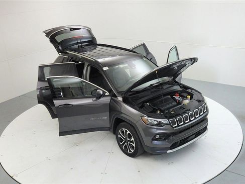 Used 2022 Jeep Compass Limited image 16