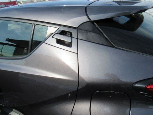 Used 2019 Toyota C-HR LE image 11