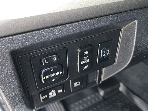 Used 2021 Toyota Tundra SR5 w/ Convenience Package RWD image 19