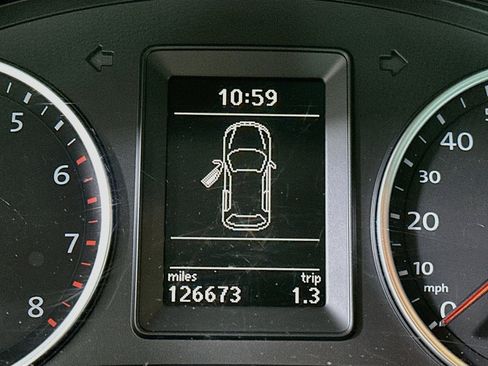 Used 2012 Volkswagen Tiguan S FWD image 18